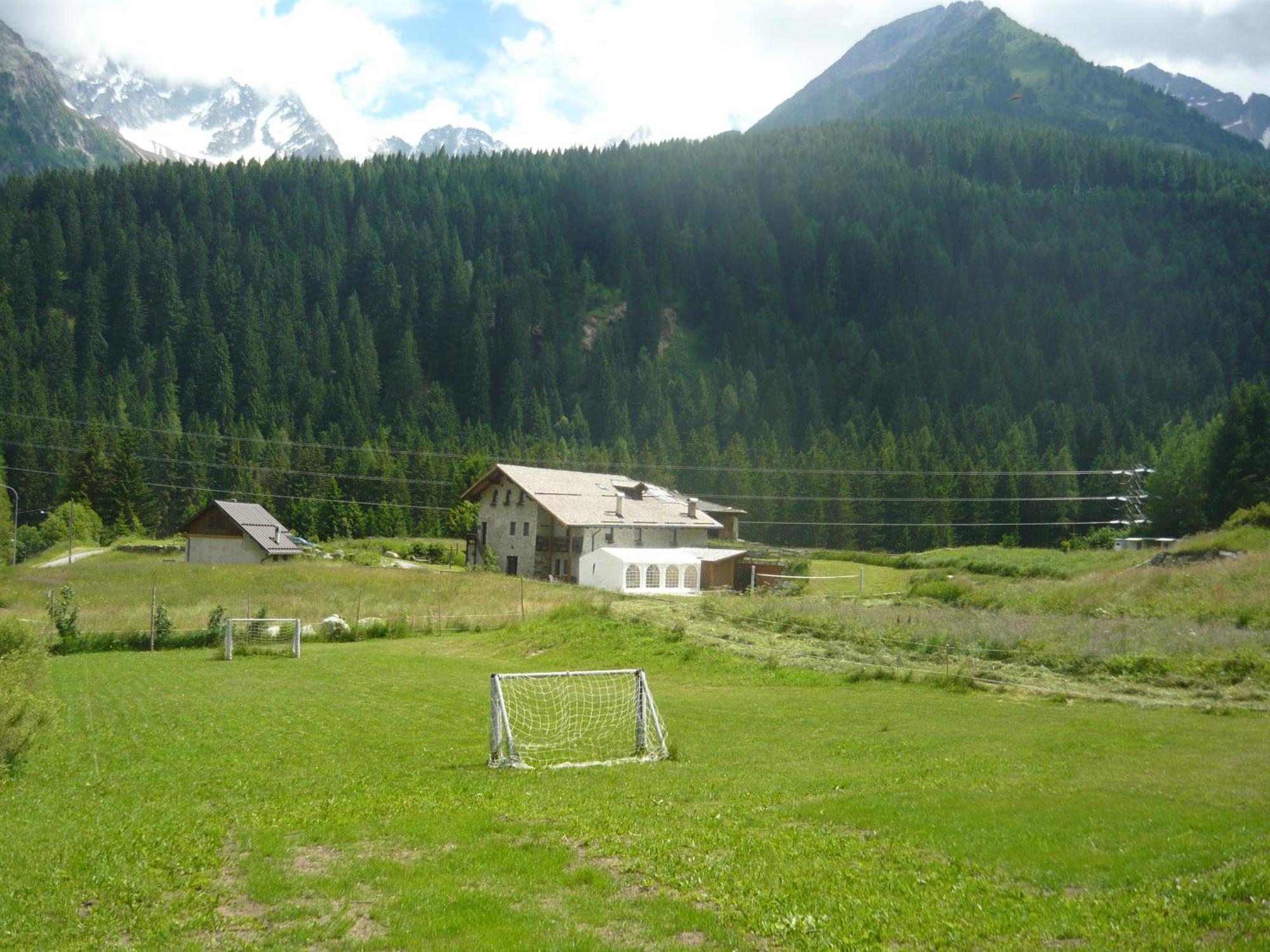 Chalet Rustico Bertolini Per Gruppi! Villa Vermiglio Luaran gambar