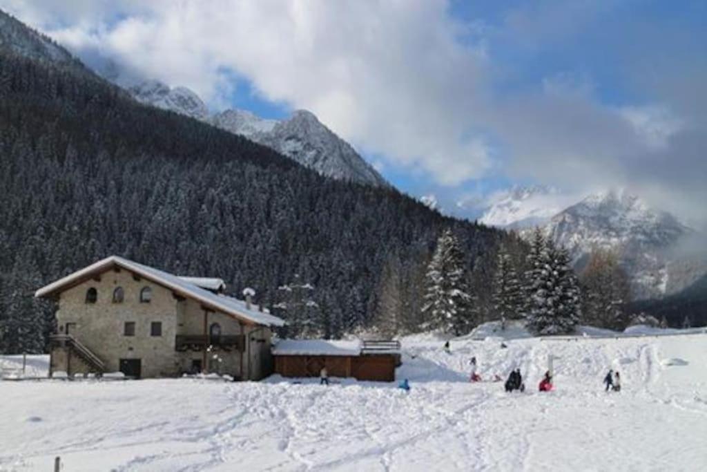 Chalet Rustico Bertolini Per Gruppi! Villa Vermiglio Luaran gambar