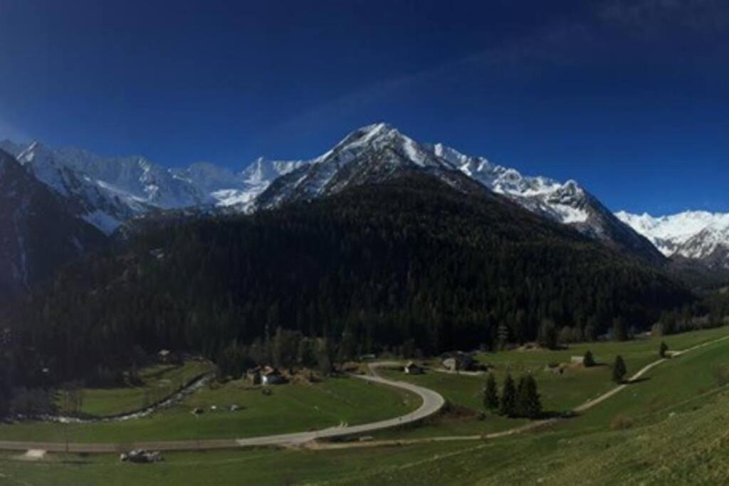 Chalet Rustico Bertolini Per Gruppi! Villa Vermiglio Luaran gambar