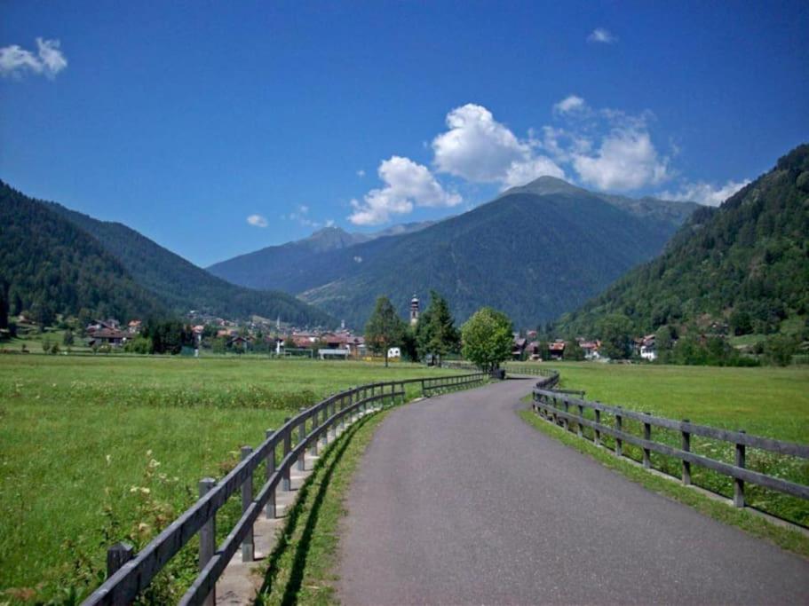 Chalet Rustico Bertolini Per Gruppi! Villa Vermiglio Luaran gambar